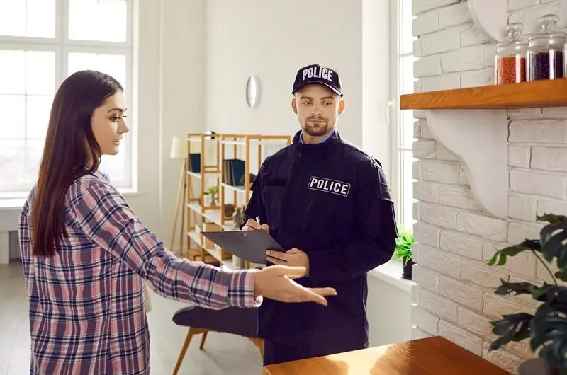 Abogado De Delitos Sexuales Sobre Policía Y Su Teléfono