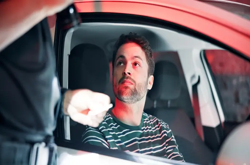 Hombre Descubre Ley Limitador De Velocidad En Conducción Temeraria