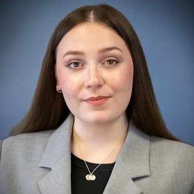 Bevin Taylor Asistente Legal de The Irving Law Firm