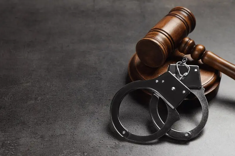 Abogado en Virginia para Defensa por Material Sexualmente Explícito